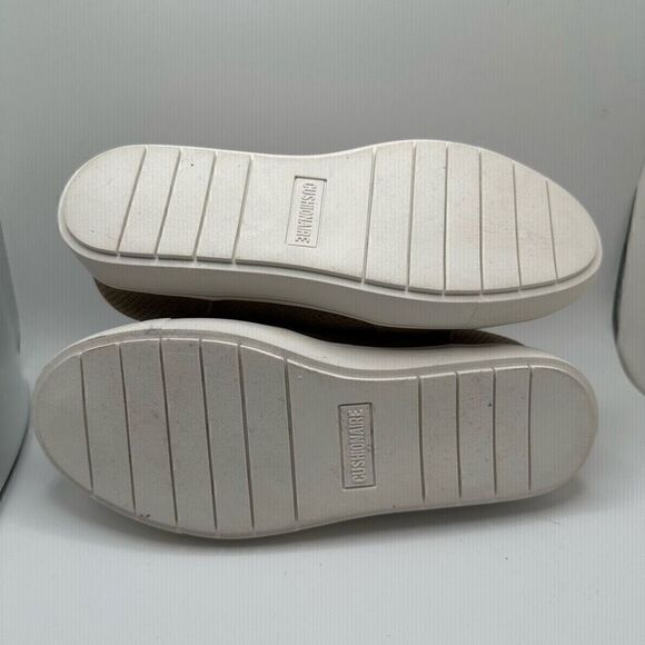 CUSHIONAIRE Women's Hart Hidden Wedge Sneaker 6 TAN - Picture 5 of 7